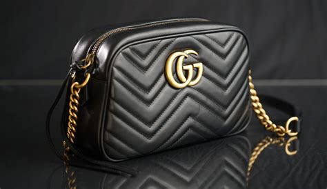 how can you tell a gucci purse is real|knock off gucci luggage set.